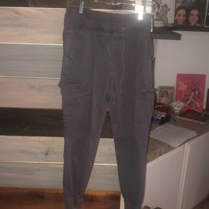 Refuge Gray Cargo Pants - medium